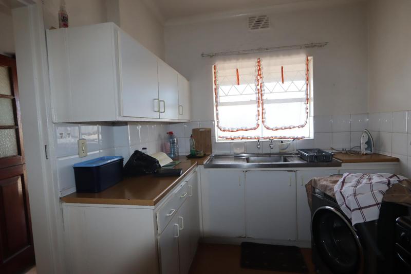 To Let 2 Bedroom Property for Rent in Lansdowne Western Cape